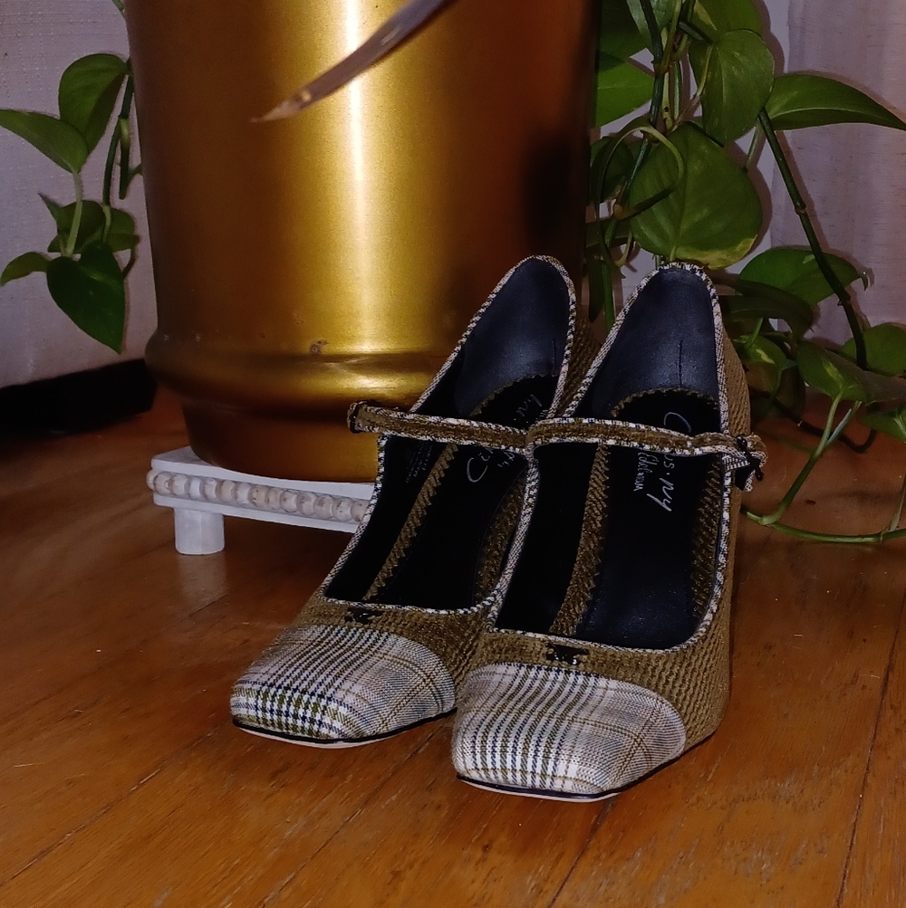 Circus NY-Sam Edelman Stylish Plaid Mary Jane Heels-New Never Worn.